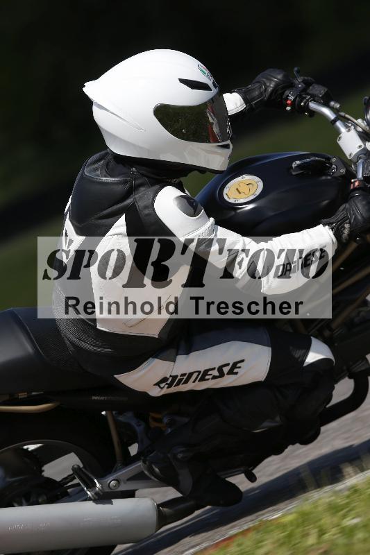 /Archiv-2024/29 12.06.2024 MOTO.CH Track Day ADR/Gruppe blau/92